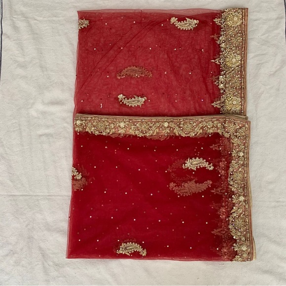 Traditional Pakistani Indian bridal lehenga in red - Picture 15 of 16
